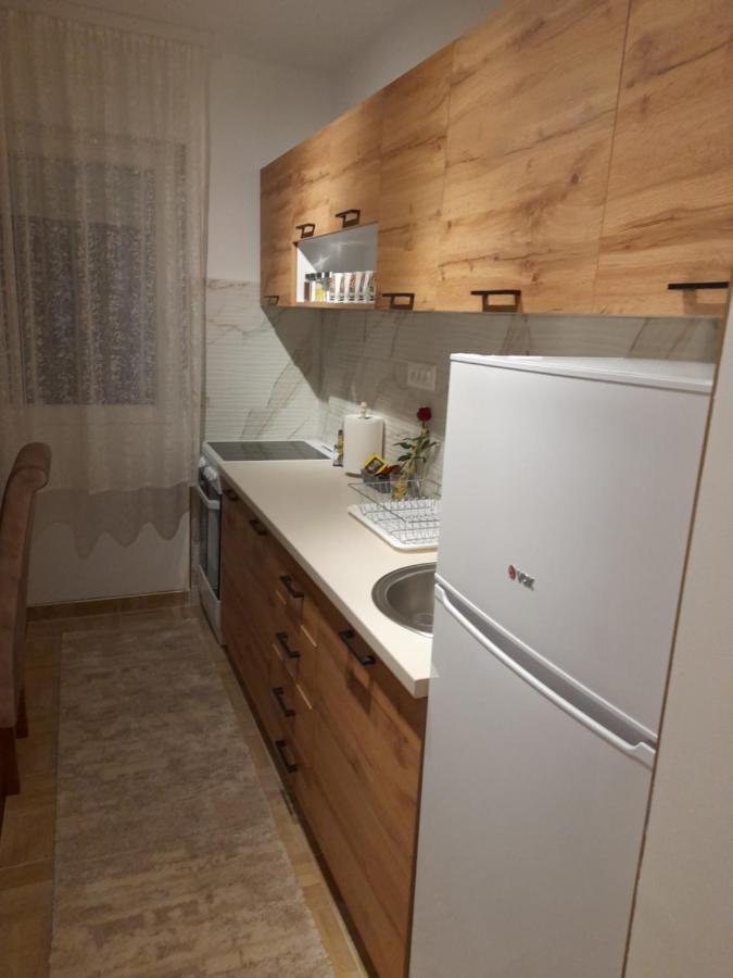 Holiday Apartaments 2 Ni Esterno foto