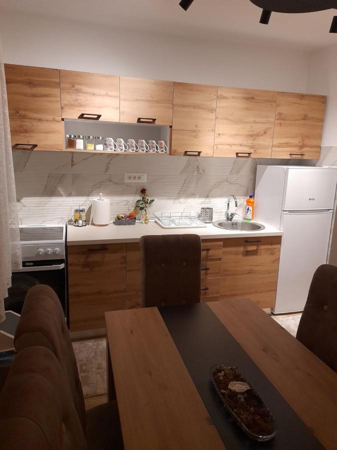 Holiday Apartaments 2 Ni Esterno foto