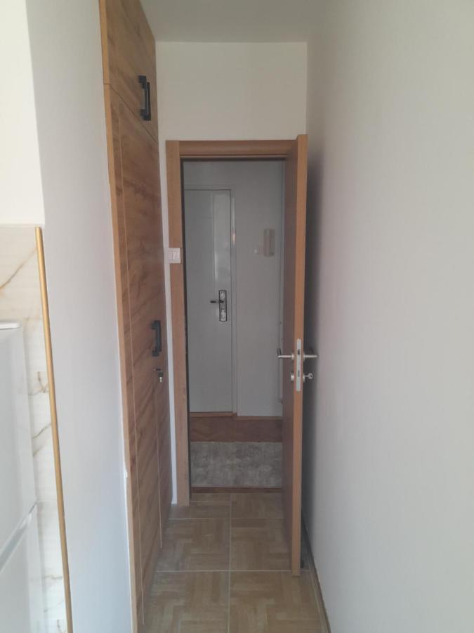 Holiday Apartaments 2 Ni Esterno foto