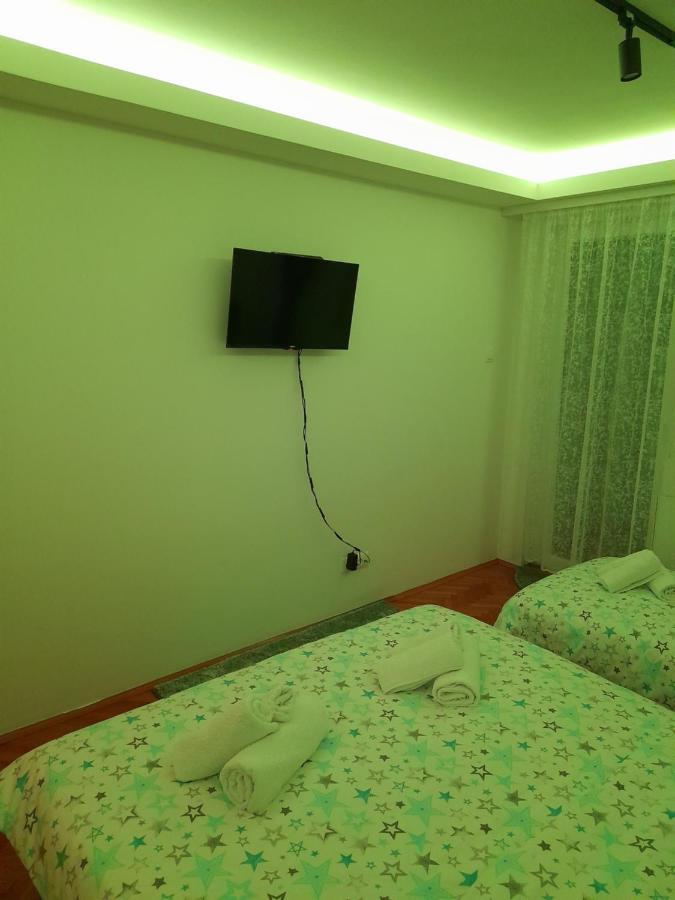Holiday Apartaments 2 Ni Esterno foto